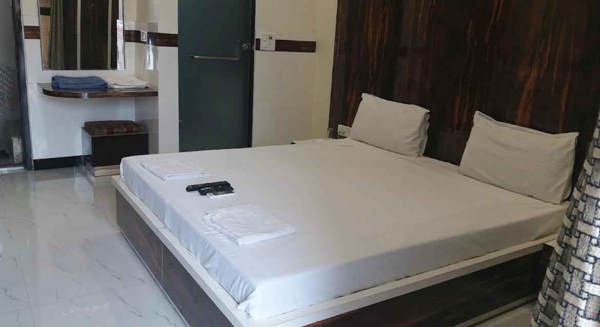 Oyo 86669 Arnav Residency Hotel Ню Делхи Екстериор снимка